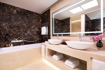 Panoramic Suite Bathroom