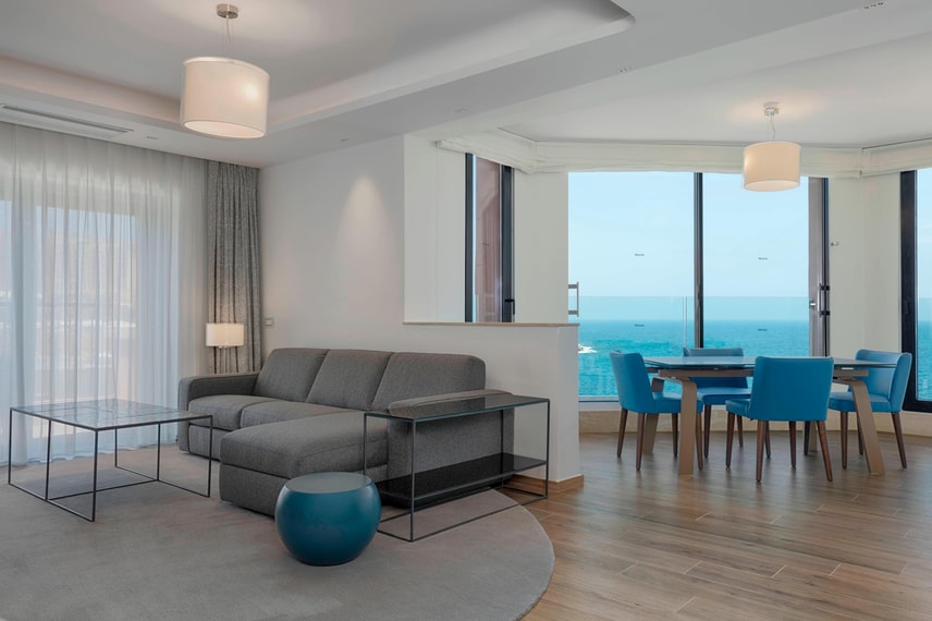 Luxury Suite mit 2 Schlafzimmern – Wohn- und Speisebereich