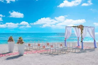 حفل زفاف على الشاطئ