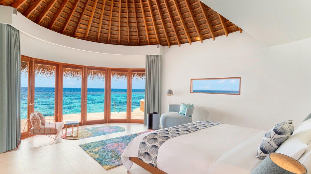Chambre avec lit king size de la villa Extreme WOW Ocean Haven