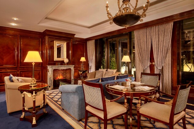 Отель The Ritz-Carlton Club