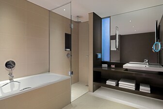 Гостевая ванная комната – отдельные душ и ванна