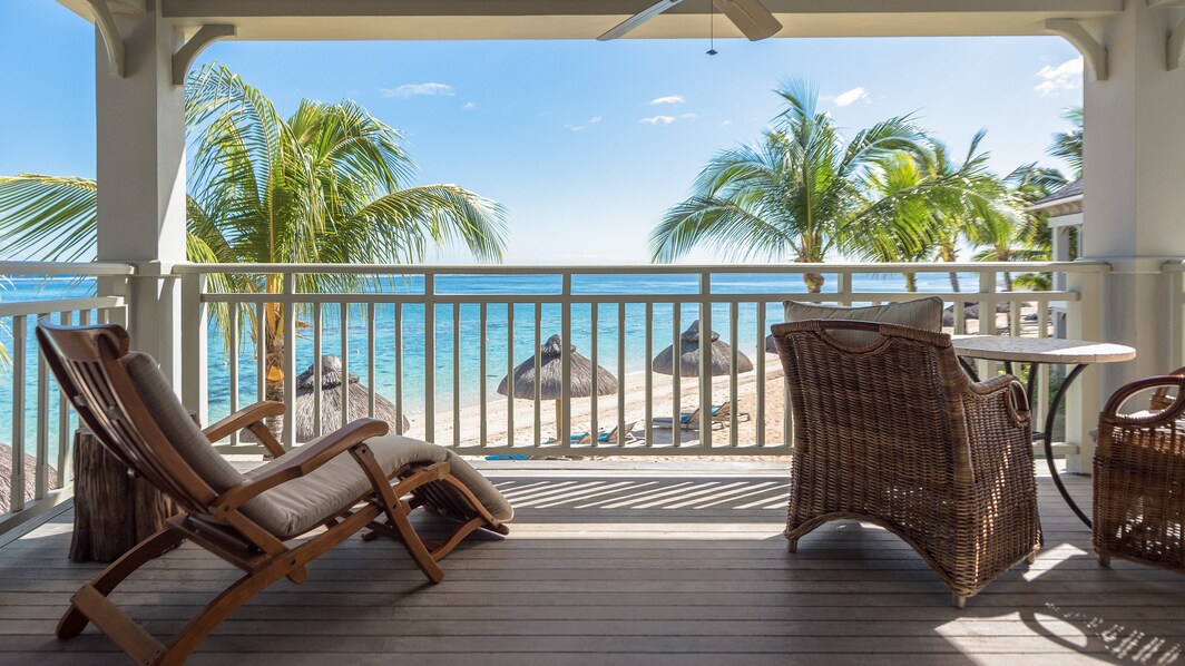 Suite Junior con balcón frente a la playa - Terraza