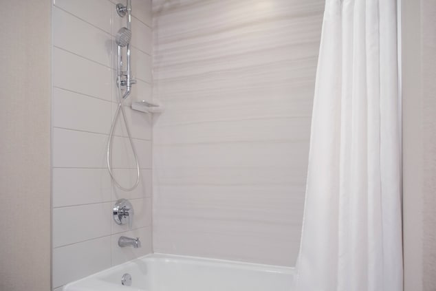 Guest Bathroom - Tub & Shower