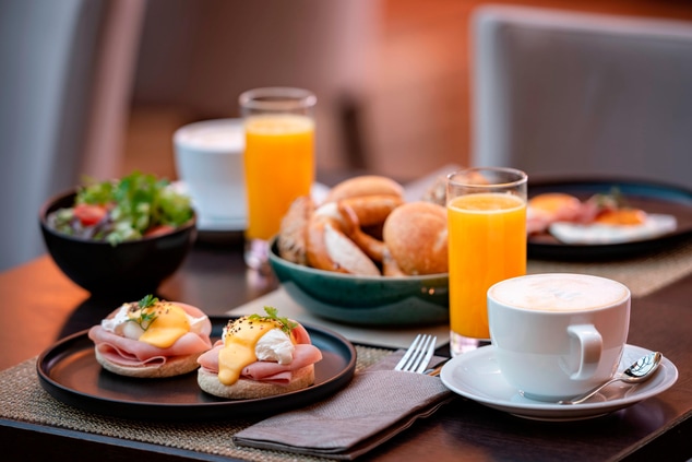 Frühstücks-Restaurant – Eggs Benedict
