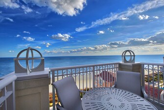 Oceanfront Villa - Balcony