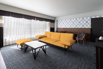 Four Points Suite - Living Area