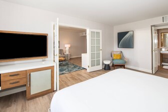 Deluxe Suite - Bedroom
