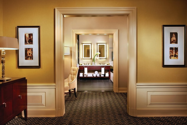 Manhattan hotel suite dressing room