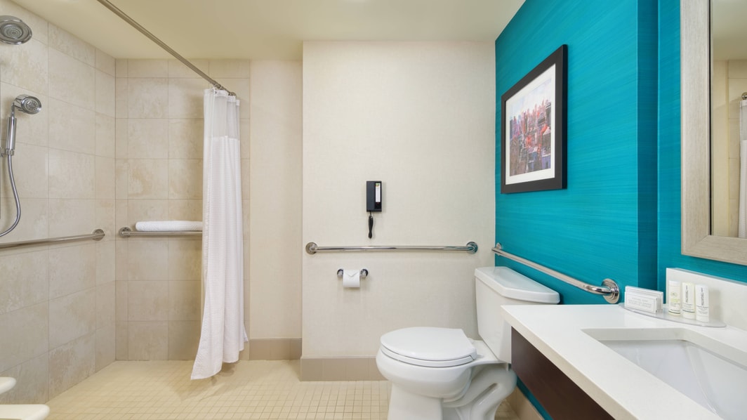 Ванная комната для гостей с ограниченными возможностями