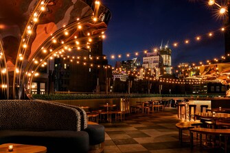 Magic Hour Rooftop Bar & Lounge – Westlicher Patio
