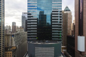 Quarto - Vista da Broadway e cidade