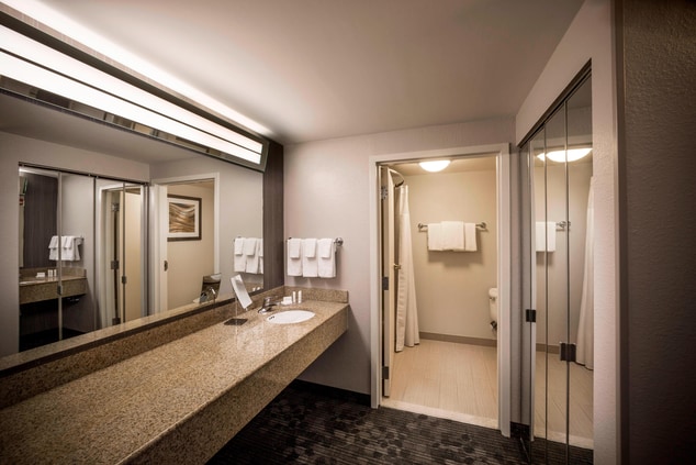 Guest room suite bathroom hotel in Norfolk 