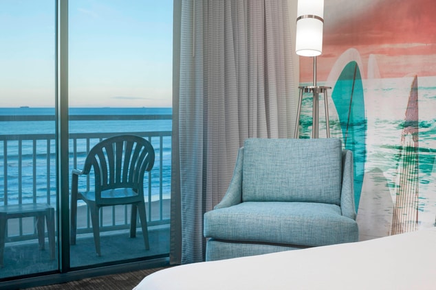 Oceanfront Double/Double Guest Room - Seating Area