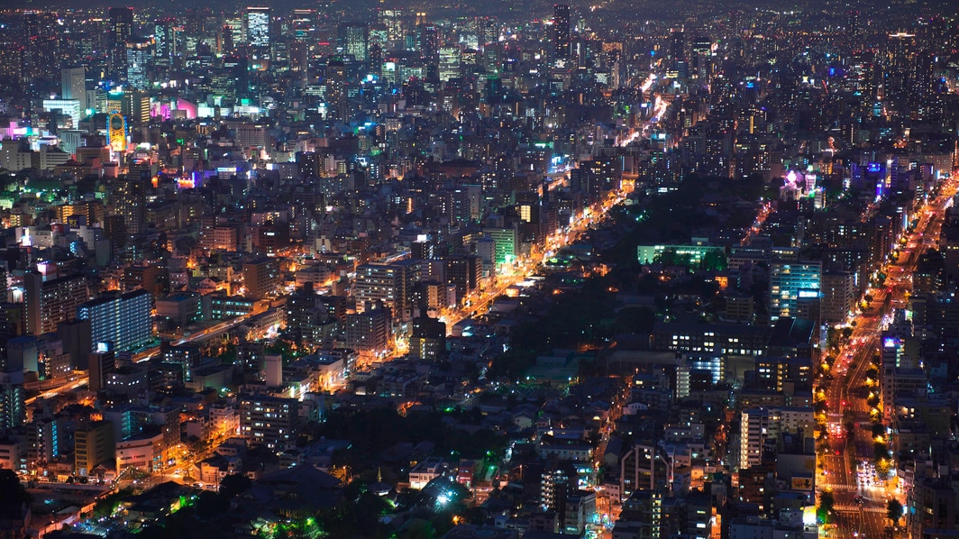 Gästezimmer – Ausblick bei Nacht auf die Nordseite von Osaka