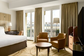 Chambre avec vue sur les Champs-Élysées