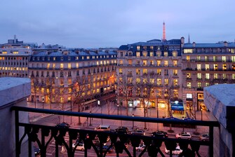 Chambre d'hôtel de luxe sur les Champs-Élysées