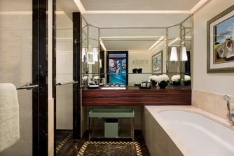 غرفة بطراز فني (Art Deco)، الحمام