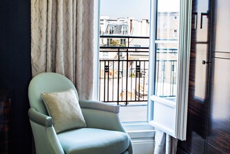 Art Deco Deluxe – Gästezimmer mit Balkon