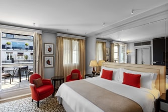 Art Deco Deluxe Gästezimmer mit Kingsize-Bett, Balkon und Blick auf den Hof