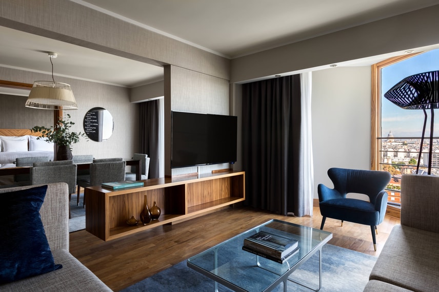 Champagne Suite mit Stadtblick – Wohnzimmer