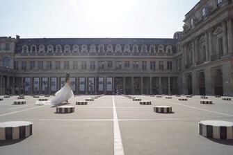 Les deux plateaux, "Colonnes de Buren" – Palais Royal