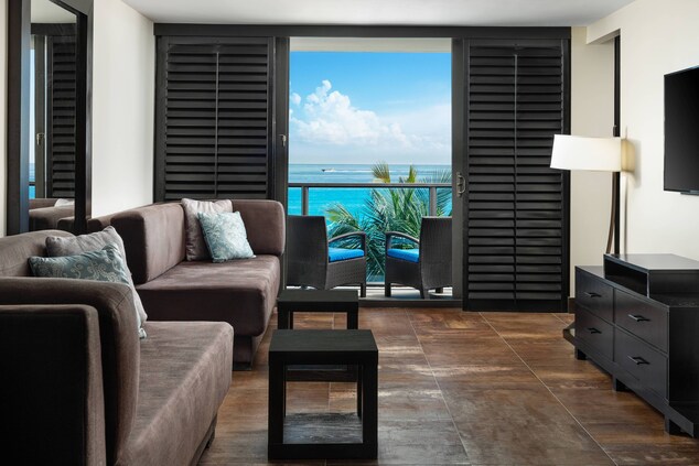 Suite Living Room - Oceanfront