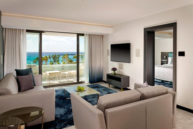 Lifestyle Suite Sea View - Living Room