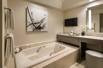 Accessible Bathroom - Shower/Tub