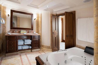 Baño de la Suite Royal
