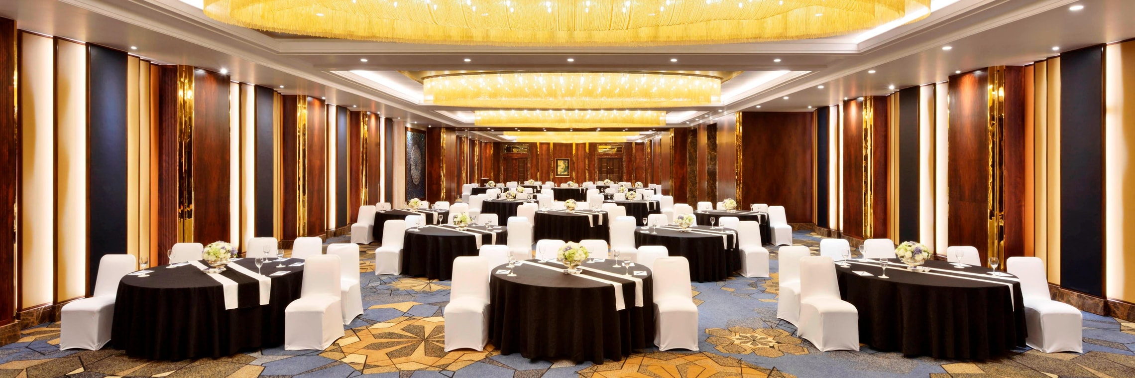 Majestic Ballroom - Banquet Set-Up