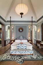 Lamarck House - Master Bedroom