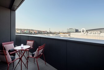 Stardust Suite Terrace with City View