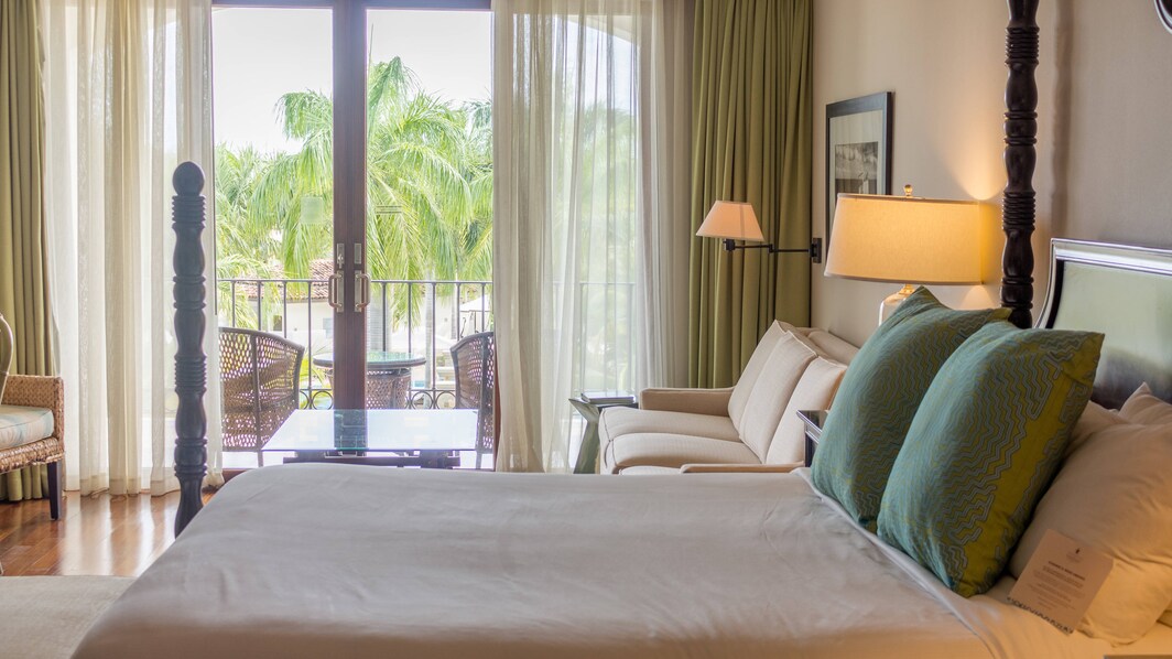 King Deluxe Guest Room - Resort View