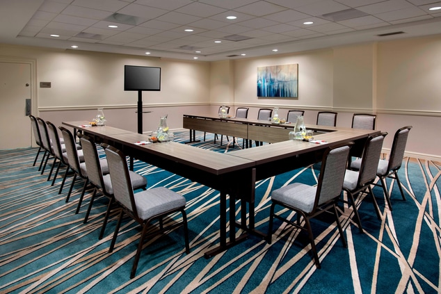 Columbia Meeting Room - U-Shape Setup