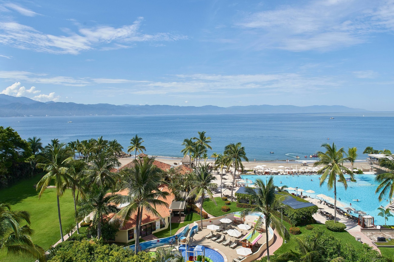 Luxury Suite - Pool & Ocean View