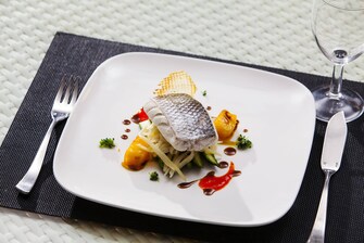 طاولة الأسماك والخضراوات