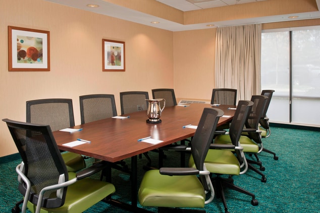 SpringHill Suites Raleigh-Durham Airport Boardroom