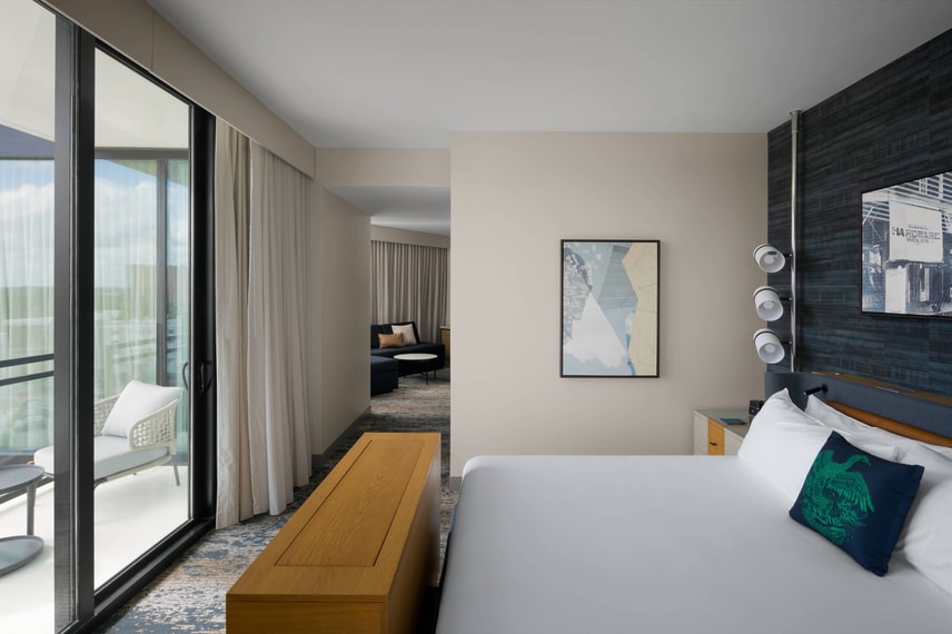 Junior Suite with Balcony – Bedroom