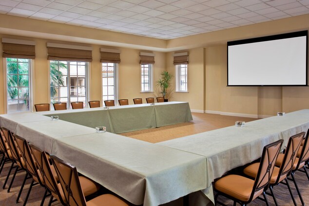 Casual Meeting Room - U-Shape Setup