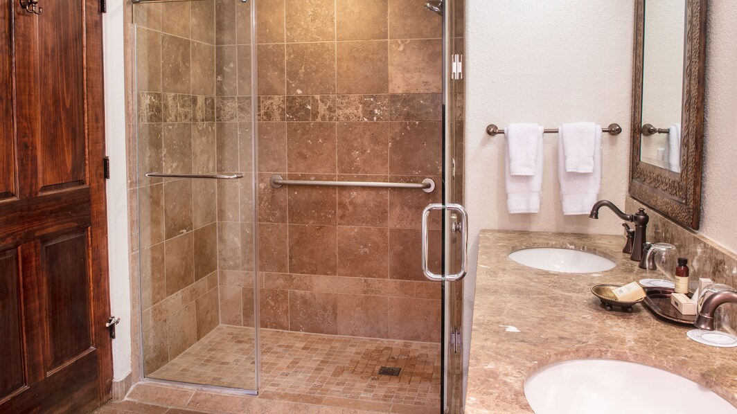 Гостевая ванная комната – безбарьерный душ,_LINE_TERMINATED