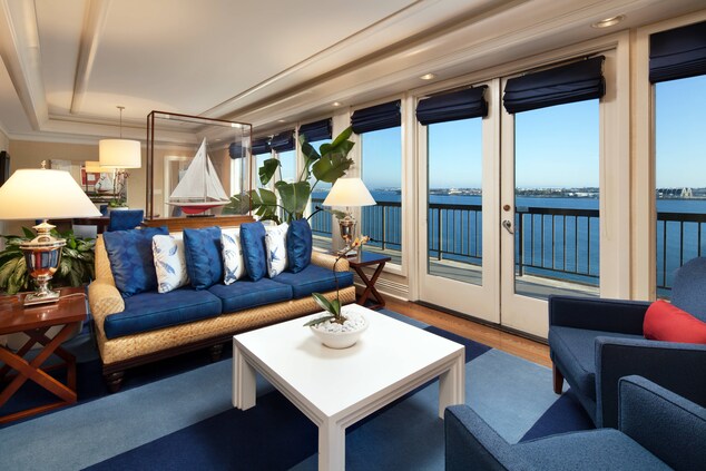 Bay Tower Sunset Suite - Parlor