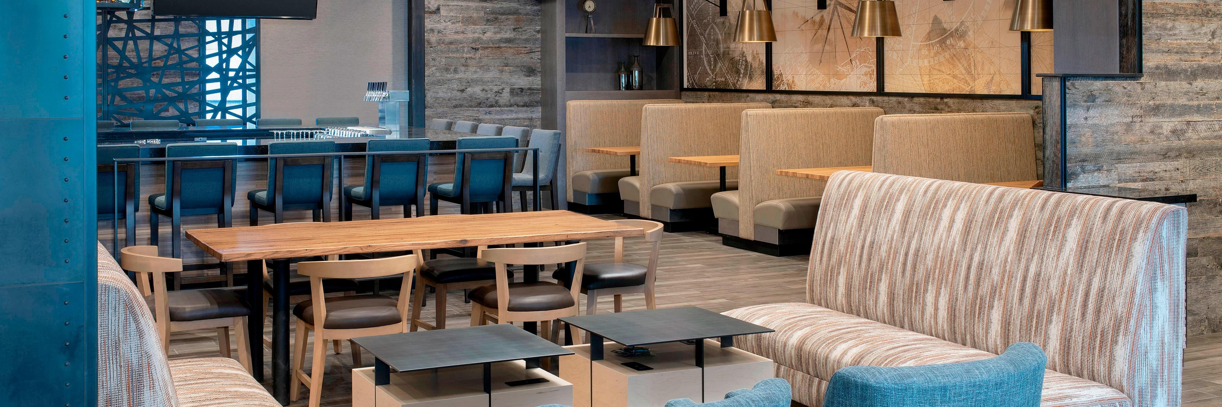 VENTURE Kitchen & Bar - Dining Area VENTURE Kitchen & Bar - Dining Area