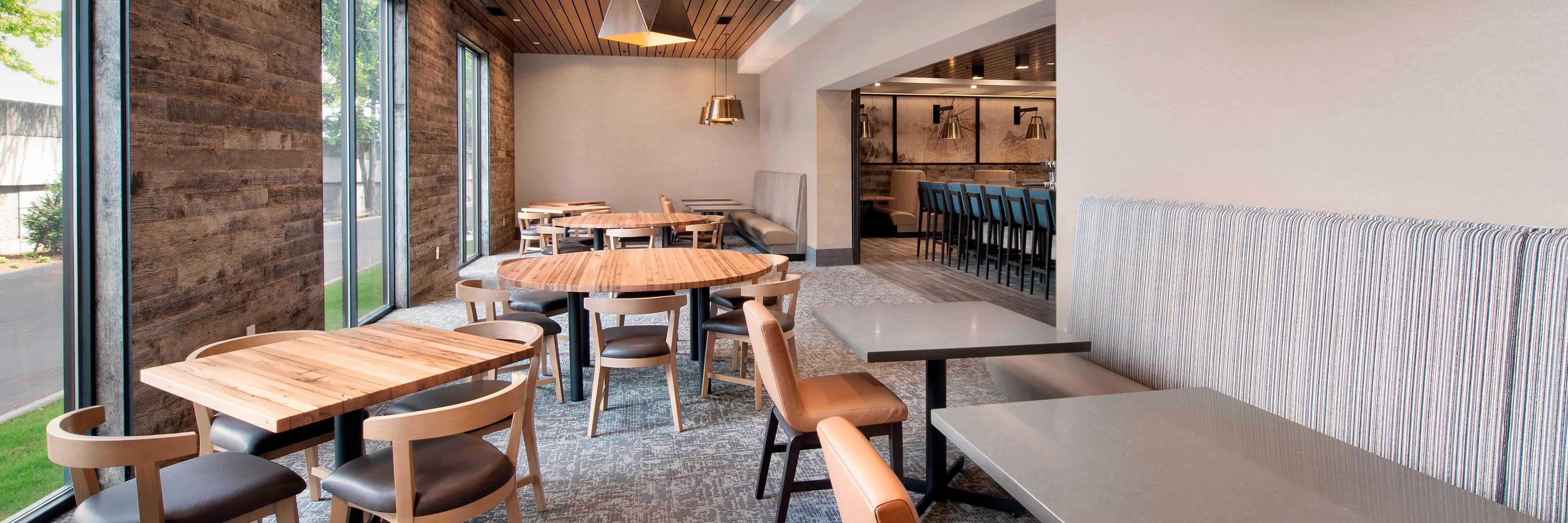 VENTURE Kitchen & Bar - Dining Area VENTURE Kitchen & Bar - Dining Area