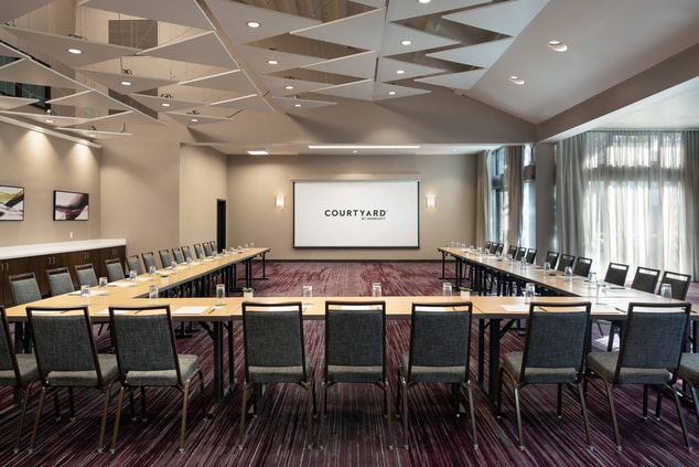 Seabiscuit Meeting Room - U-Shape Setup