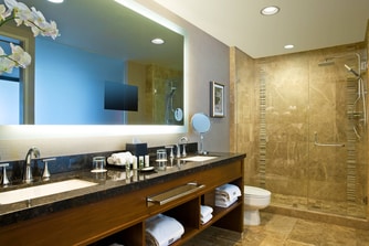 BridgeView Suite - Master Bathroom