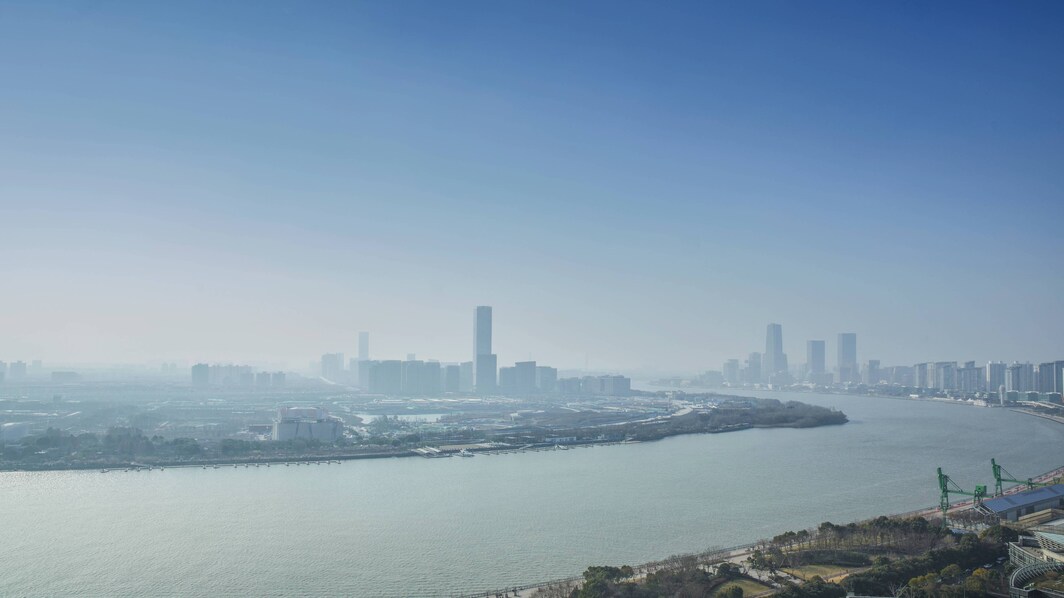 Quarto - Vista do rio Huangpu