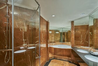 Executive Suite Amsterdam – Badezimmer