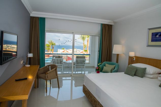 Premium Seaview Suite - Bedroom  