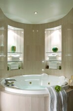 Circular Quay Luxury Hotel Bathroom